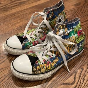 Rare Graffiti Converse, size 3